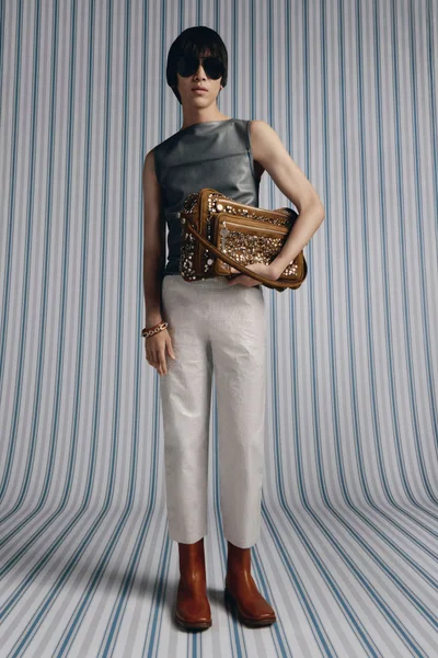 Look 18